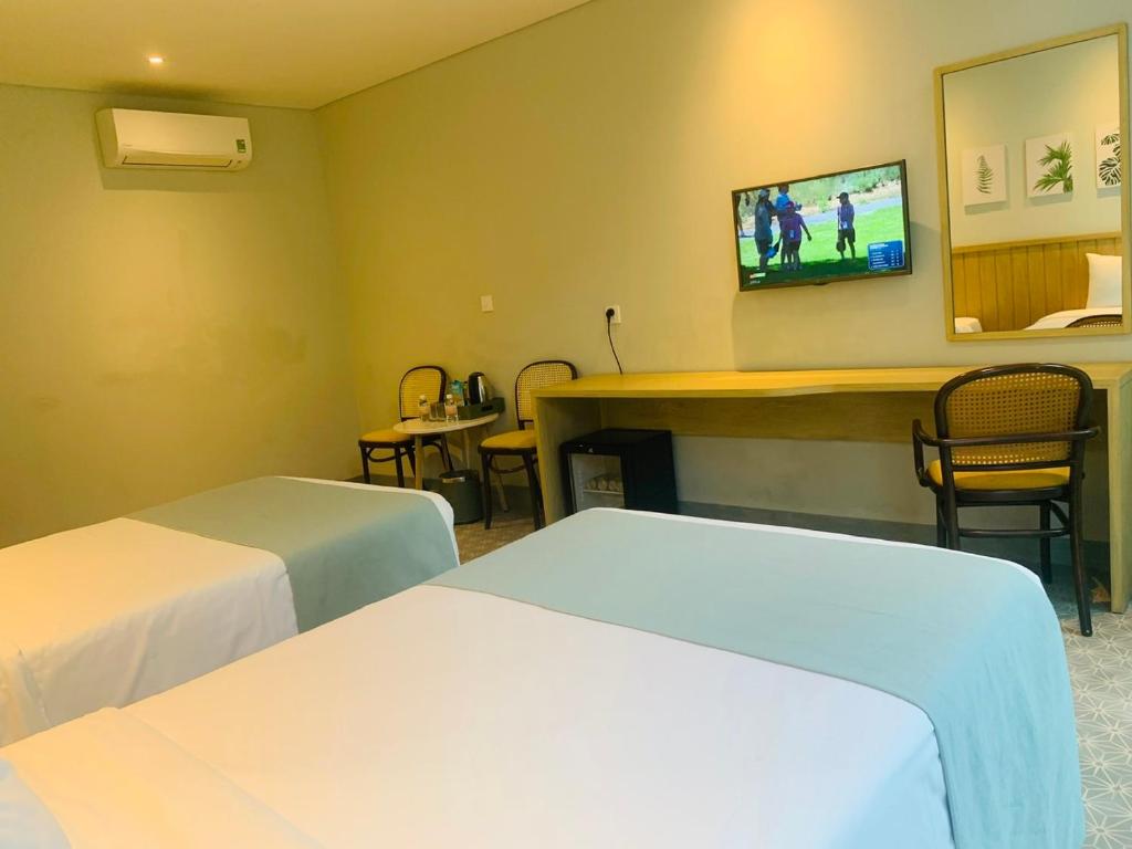 Family Room - Free One-way Airport Transfer