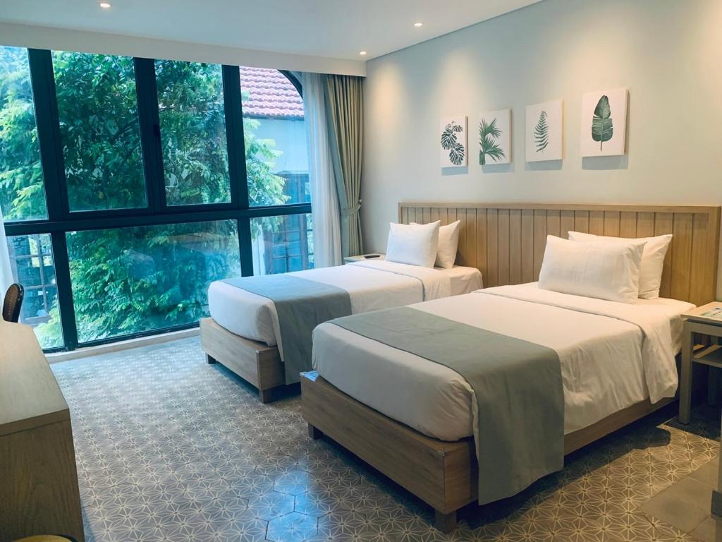 Family Room - Free One-way Airport Transfer