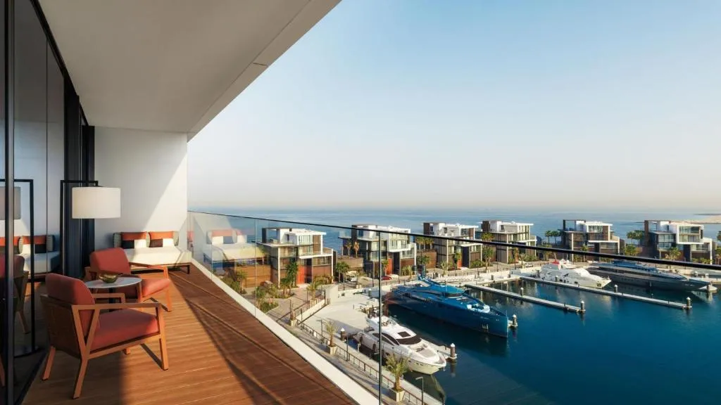 Marina Deluxe Suite with Marina & Dubai Skyline Views