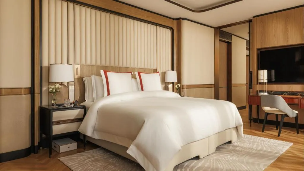 Promenade Deluxe Suite with Marina View - includes Butler Service, Iliana Pool Club Access