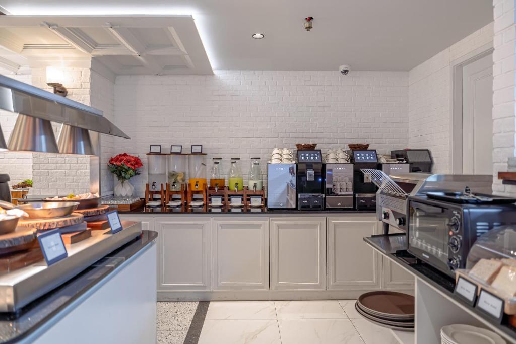 Chateau Du Village Patong - Resim 12