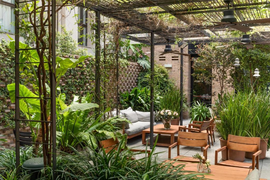 Alexandra Barcelona Hotel, Curio Collection by Hilton - Resim 9