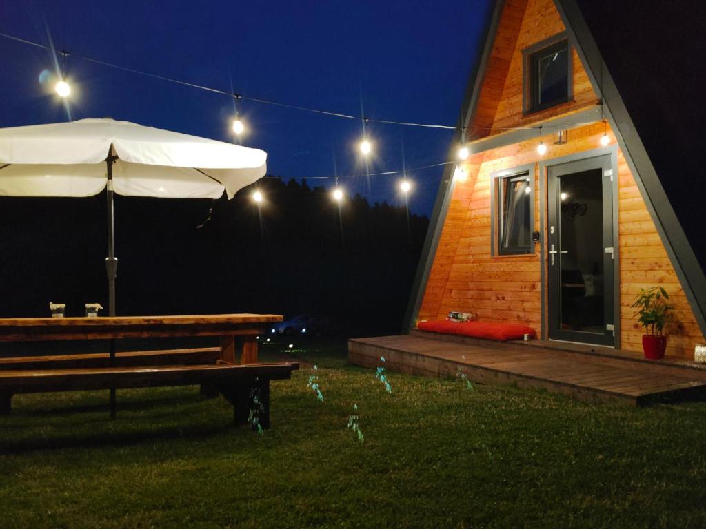 En have udenfor Siódme Niebo domek w górach