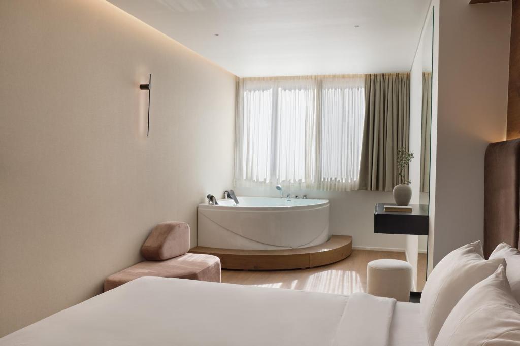 Blanco Athens Aparthotel - 1