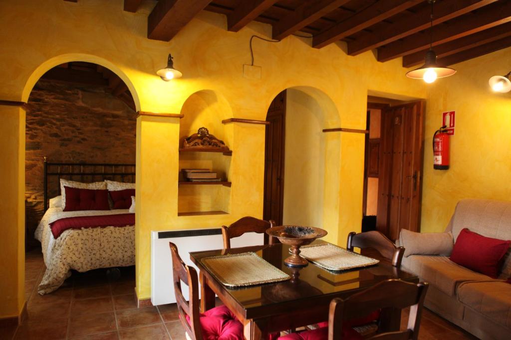 Postel nebo postele na pokoji v ubytování Apartamentos Rurales La Solana