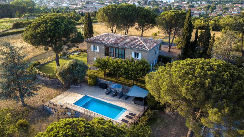 Bazén v ubytování L'écrin de la Cité, Grand Panorama, vue unique sur les remparts de Carcassonne nebo v jeho okolí