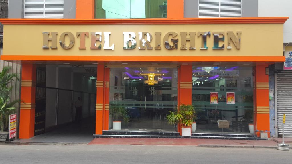 Фасад или вход в Brighten Hotel