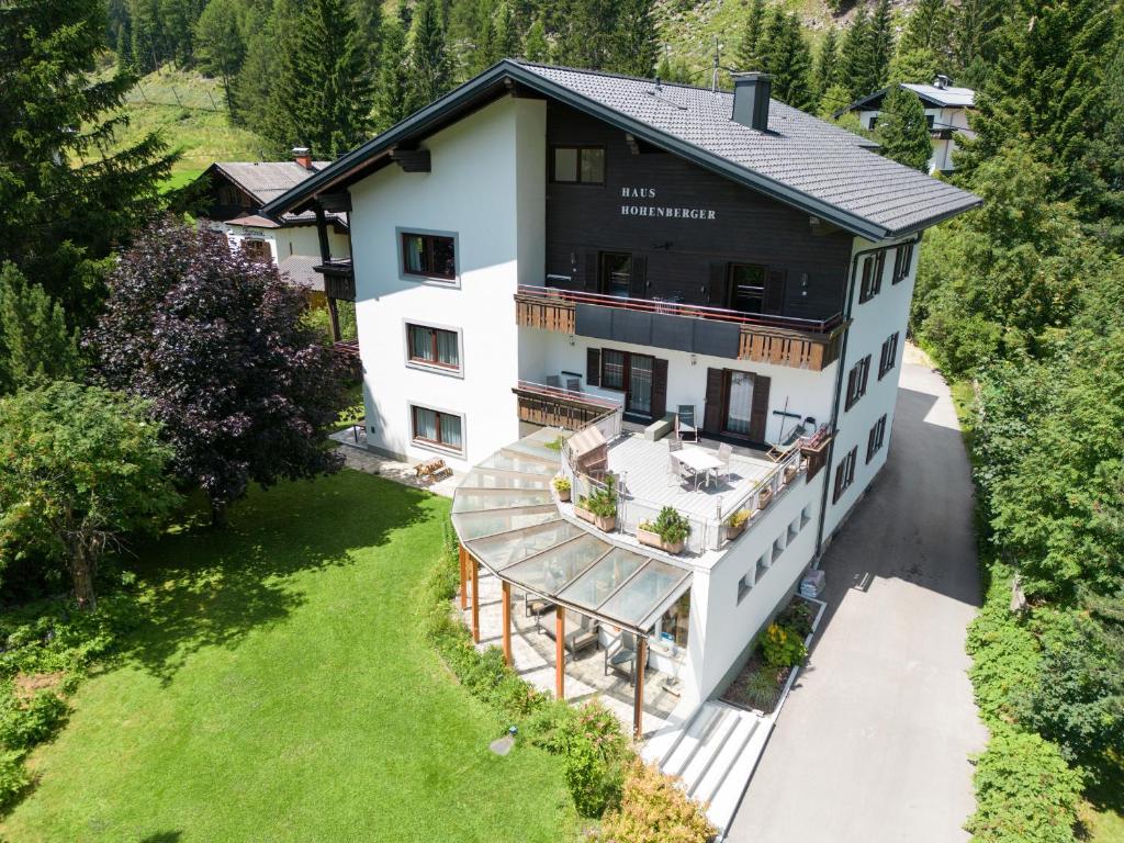 an aerial view of the inn at the ridge building at Apartments Hohenberger Mallnitz - Bahnhofsshuttle bei An- und Abreise inklusive in Mallnitz