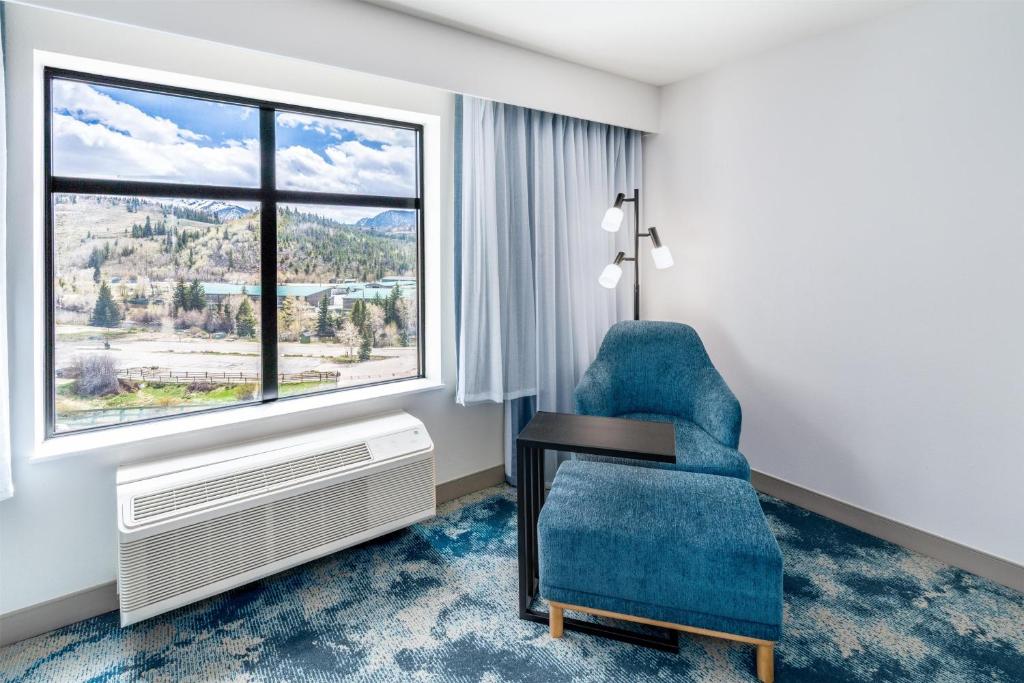 Hampton Inn & Suites Silverthorne - Premium Kamer Met Kingsize Bed - Niet-Rokers