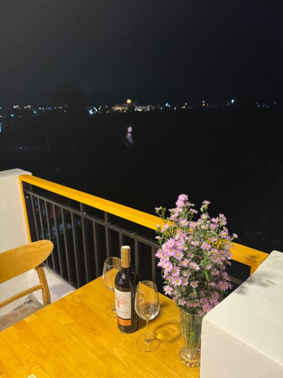 Coral Riverside Homestay & Hostel - 1