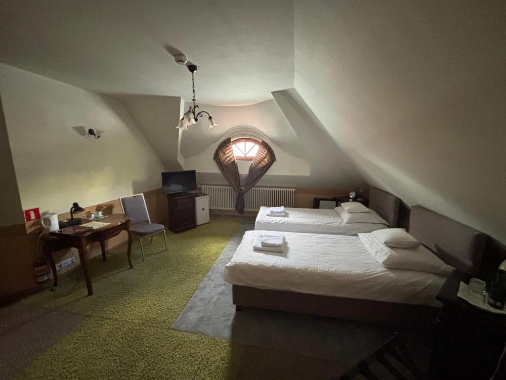 Hotel Pałacyk Konin - Habitación Doble Con Baño Privado