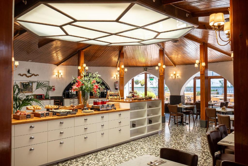 Mesón Castilla Atiram Hotels - Resim 3