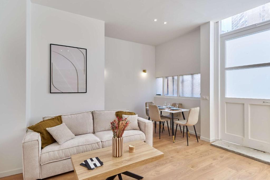 Residence with AC apartments Buttes Chaumont Park