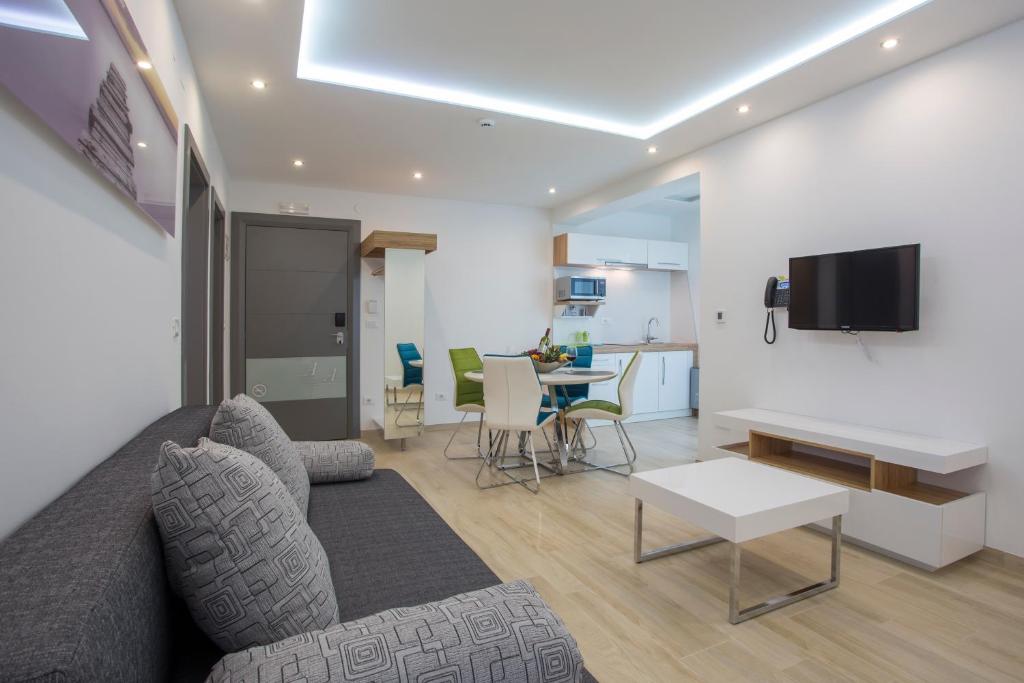 Adrion Aparthotel - 13