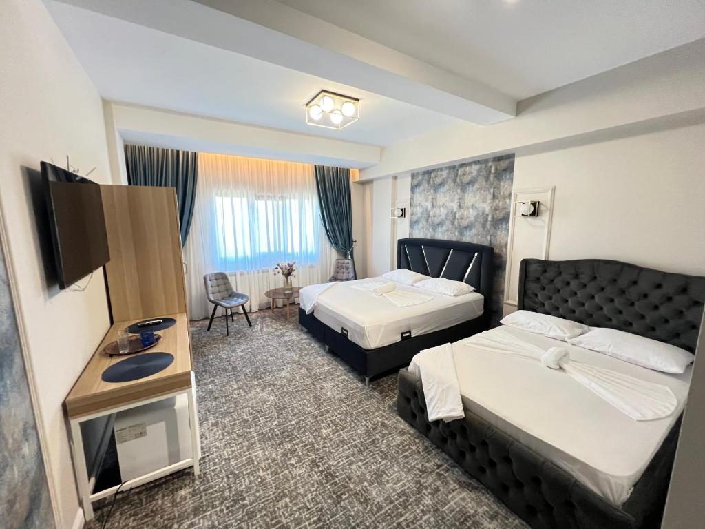 Premium Rooms & Boutique Apartments with Free Parking - Resim 16