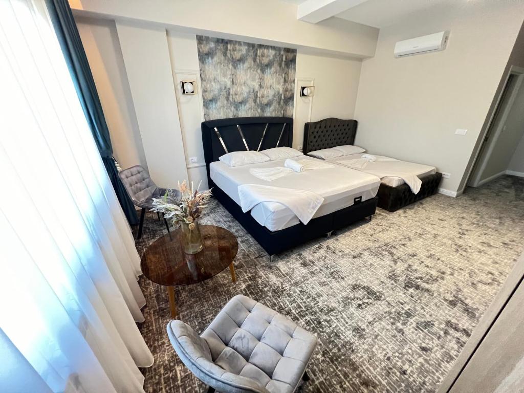 Premium Rooms & Boutique Apartments with Free Parking - Resim 41