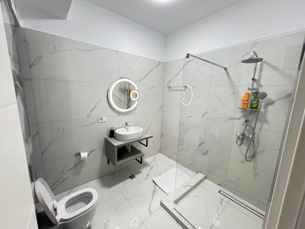 Premium Rooms & Boutique Apartments with Free Parking - Resim 7