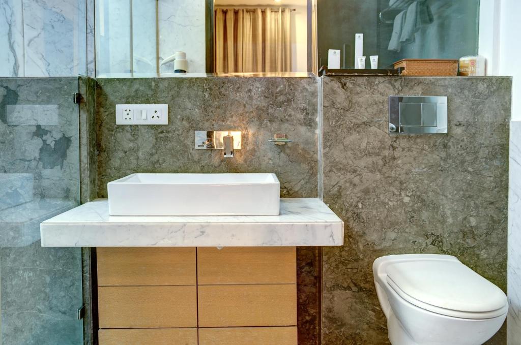 Koupelna v ubytování Amber Inn by Orion Hotels