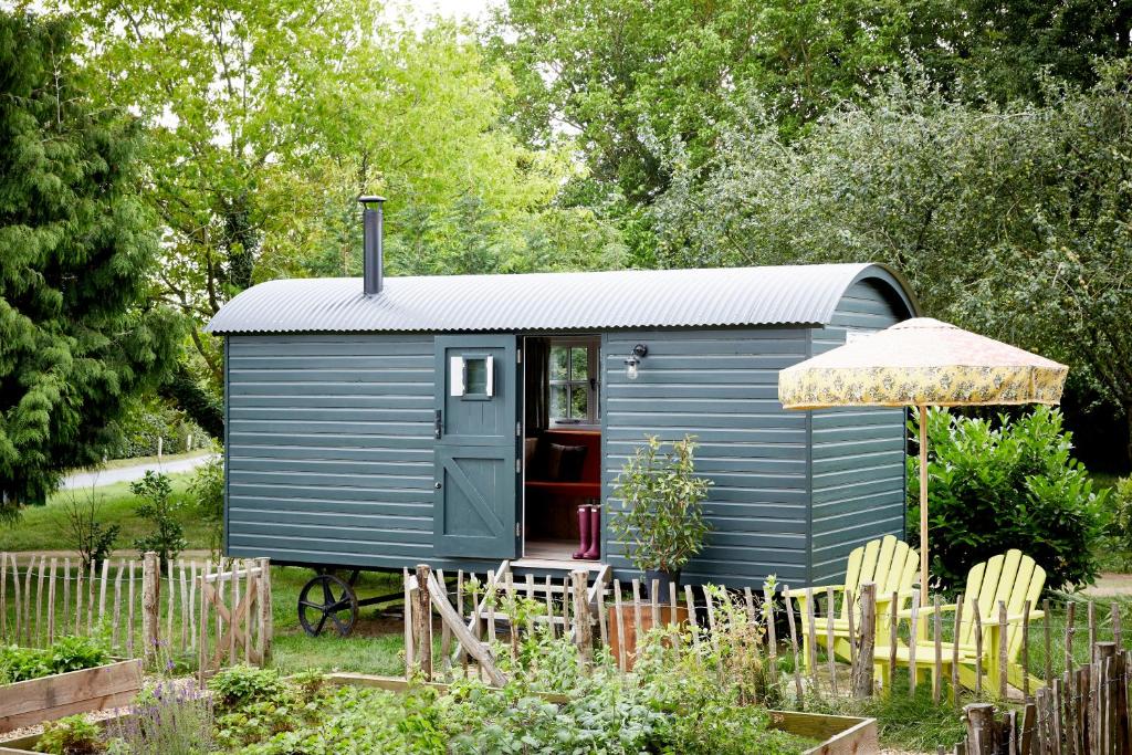 
Shepherd's Hut
