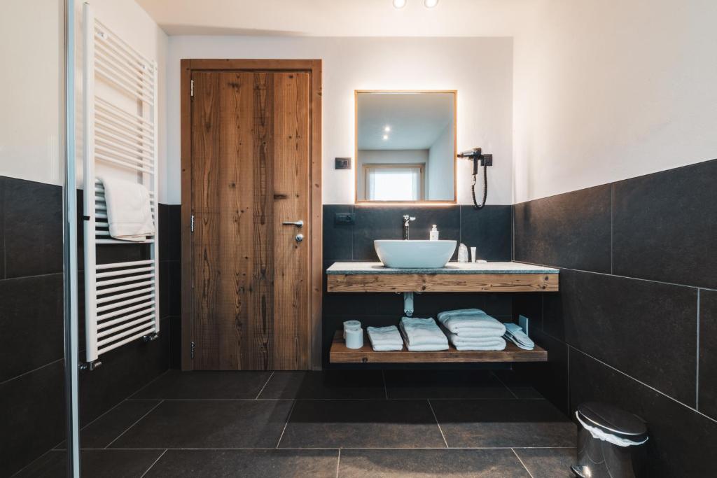 Oltre Alpine Hotel - Deluxe Doppel- Oder Zweibettzimmer Mit Bergblick