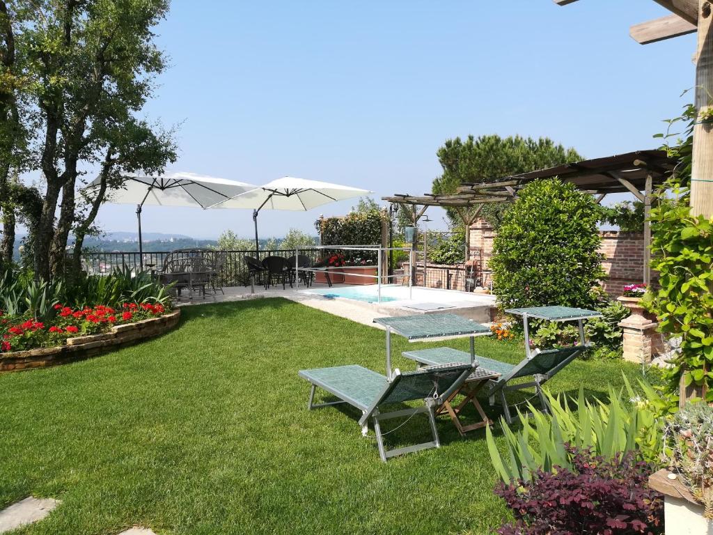 Κήπος έξω από το Cà Nostra B&B Home Restaurant