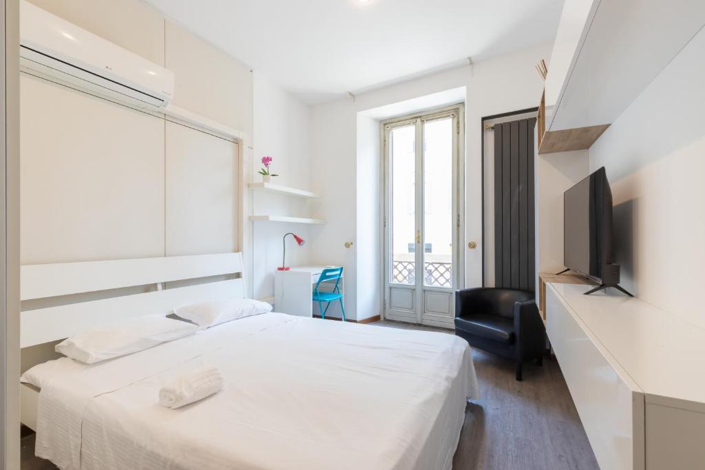 Corso Venezia Suite with double bathroom and balcony