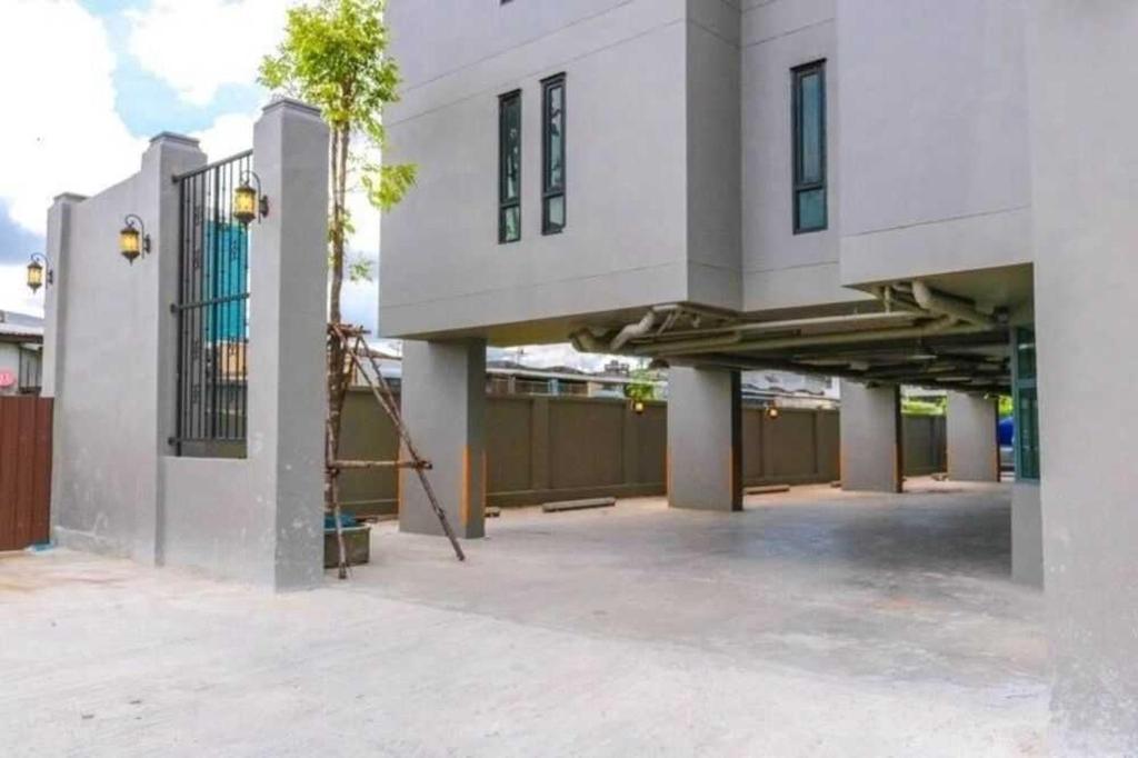 Dancenter Sukhumvit 107 Bangkok Hotel - Resim 5