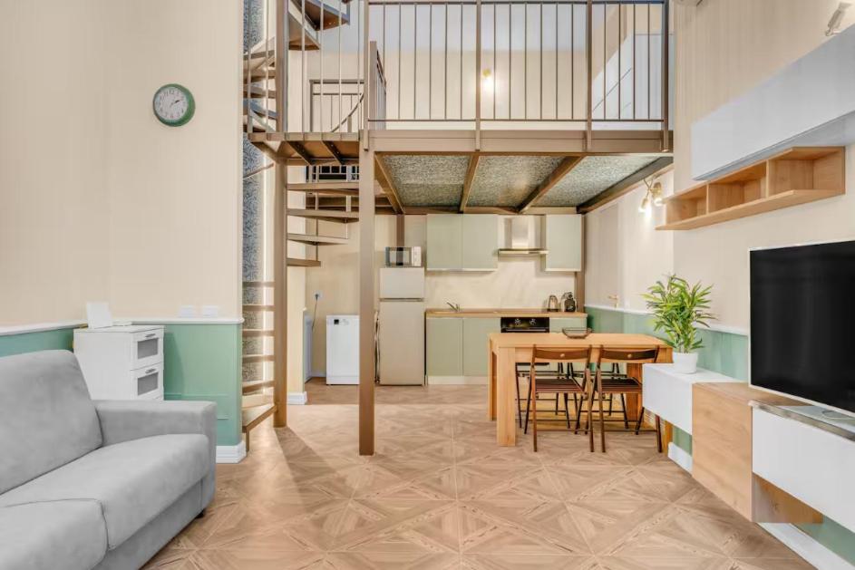 Η κουζίνα ή μικρή κουζίνα στο Loft The Palm - Metro M2, Spazioso & Parcheggio