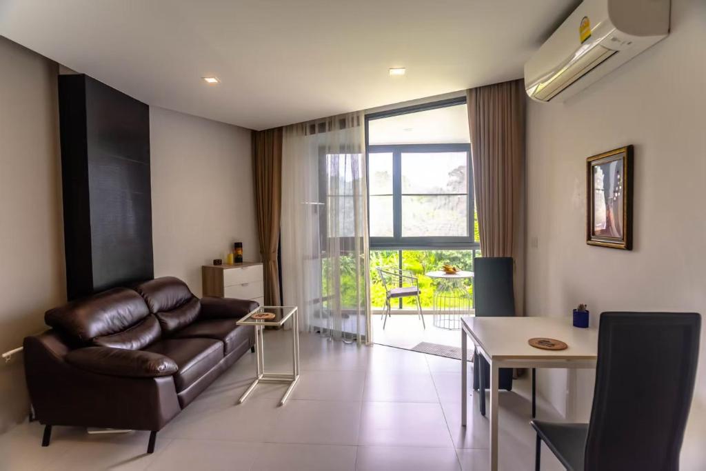Χώρος καθιστικού στο Escape Condominium Mea Pim Beach Rayong
