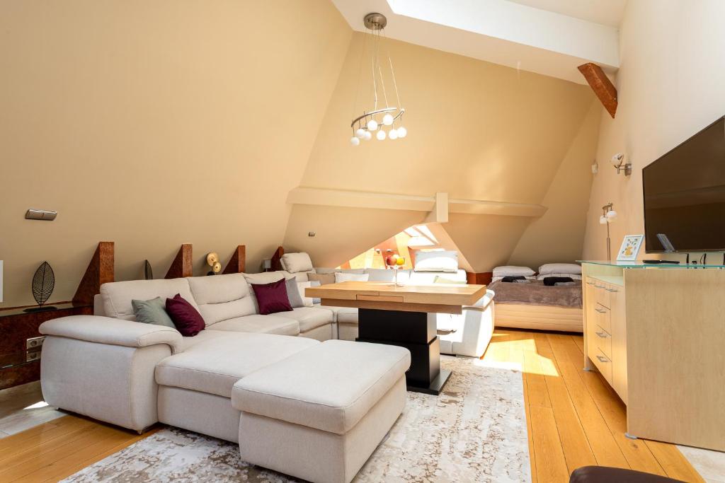 Anna Penthouse, Budapest (updated prices 2026) - High End Ocean View Penthouse Rentals In Budapest