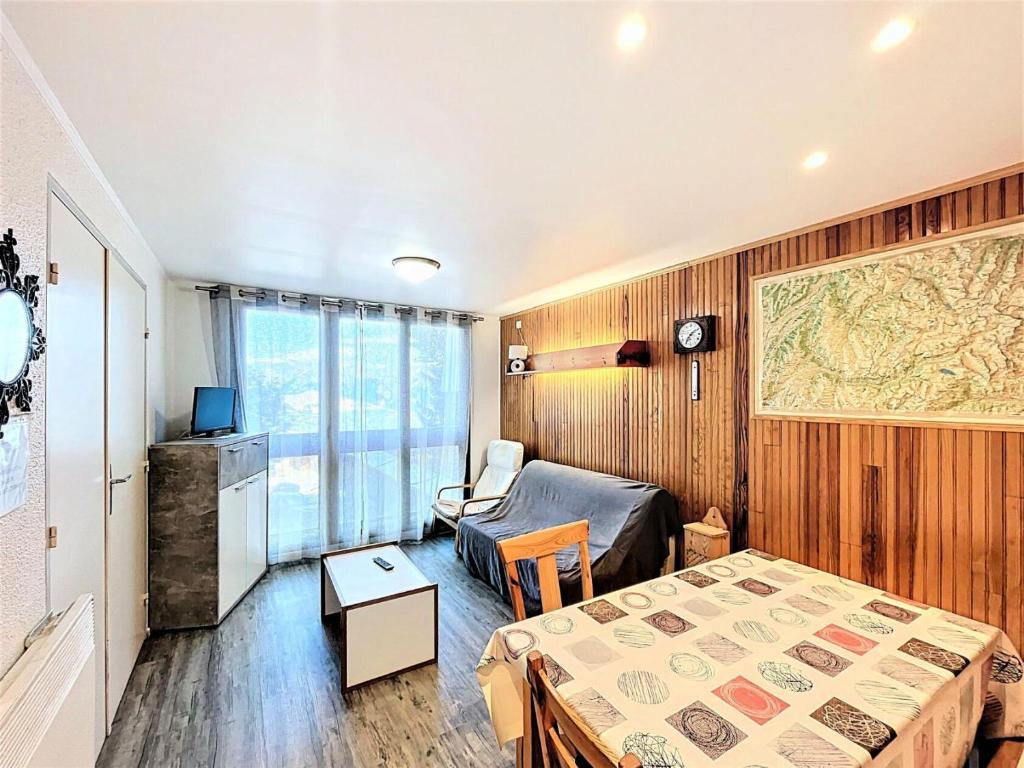 Postel nebo postele na pokoji v ubytování Résidence Phenix - APPARTEMENT 2 PIECES CABINE 6 PERSONNES MAE-9684