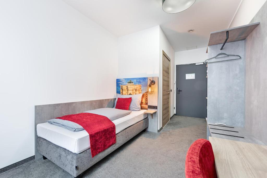 
Single Room with Shower
