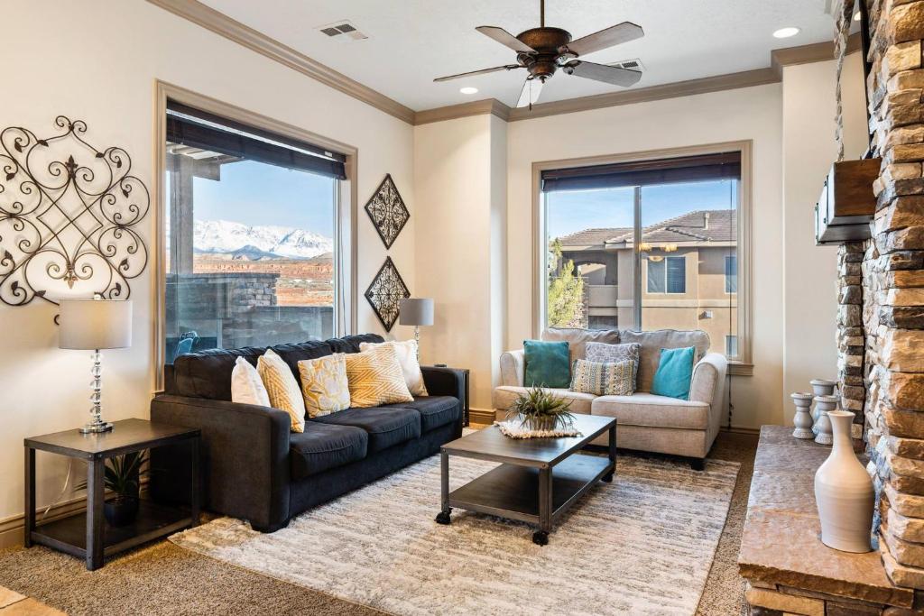 a living room with a couch and a table at The View - Resort Amenities & Epic Views in Washington