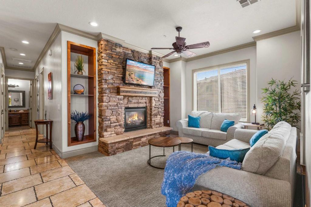 Χώρος καθιστικού στο Sunset Vista - Amazing Views - Pet friendly