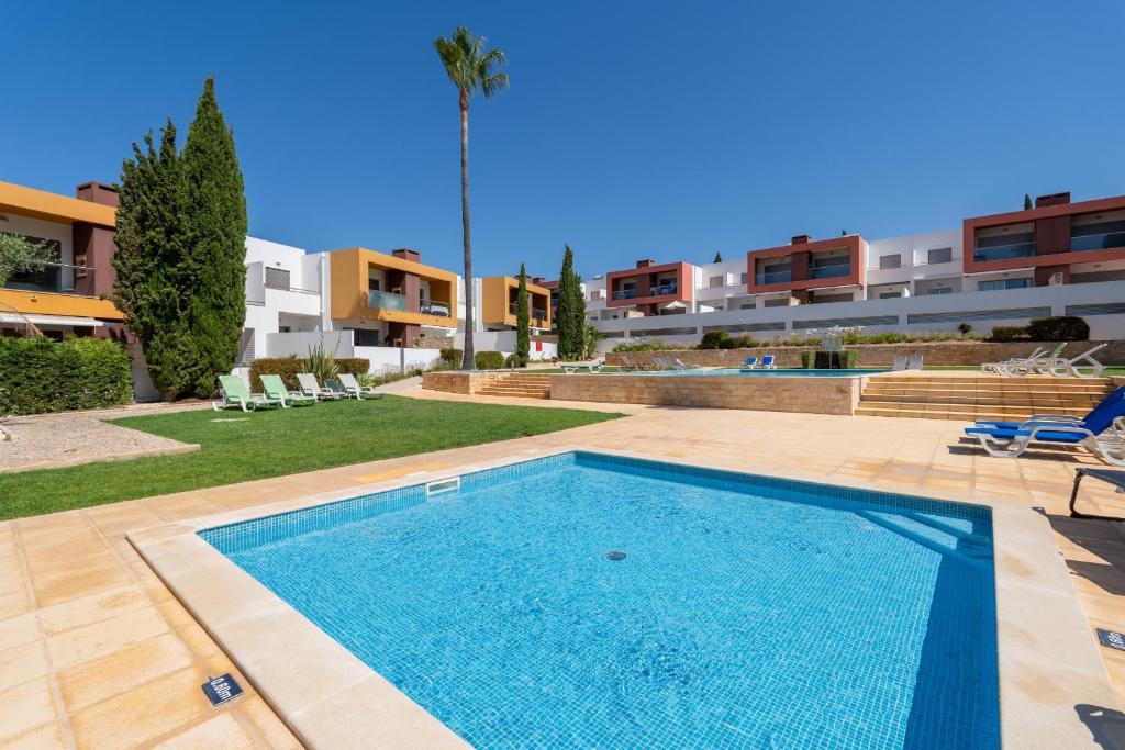 Vitismar GroundFloor Apartment with Direct Pool Access in Albufeira