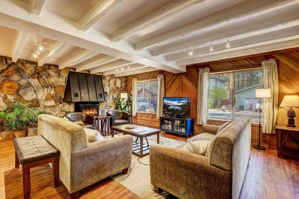 Φωτογραφία από το άλμπουμ του Paloma Place 30 plus Day Vacation Home σε South Lake Tahoe