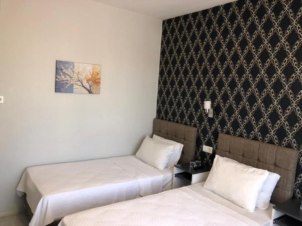 GOLD SARAY PANSİYOn - Double Room With Private Bathroom