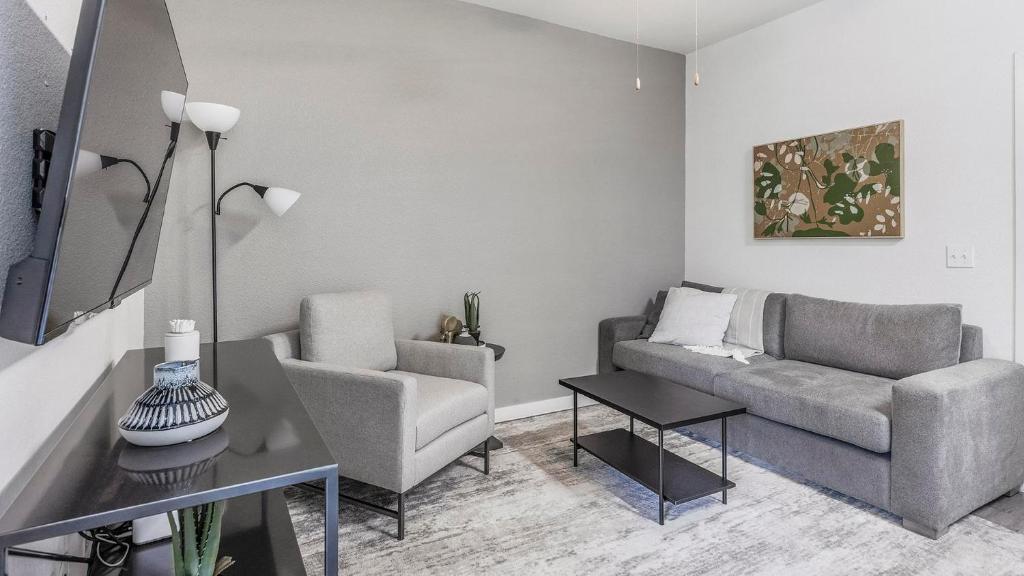 Khu vực ghế ngồi tại ASU-Tempe Apartments by Landing