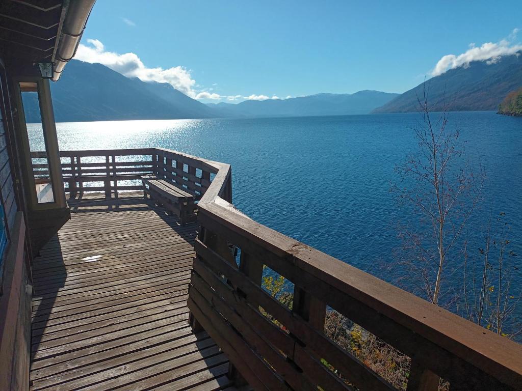 Cabaña Celeste - Acceso directo a playa lago Caburgua y cancha de tenis - direct access Beach in Cab