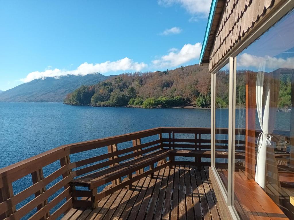 Cabaña Celeste - Acceso directo a playa lago Caburgua y cancha de tenis - direct access Beach in Cab