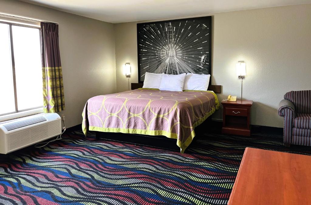 Super 8 by Wyndham Vincennes - Suite Con Cama Extragrande - No Fumadores