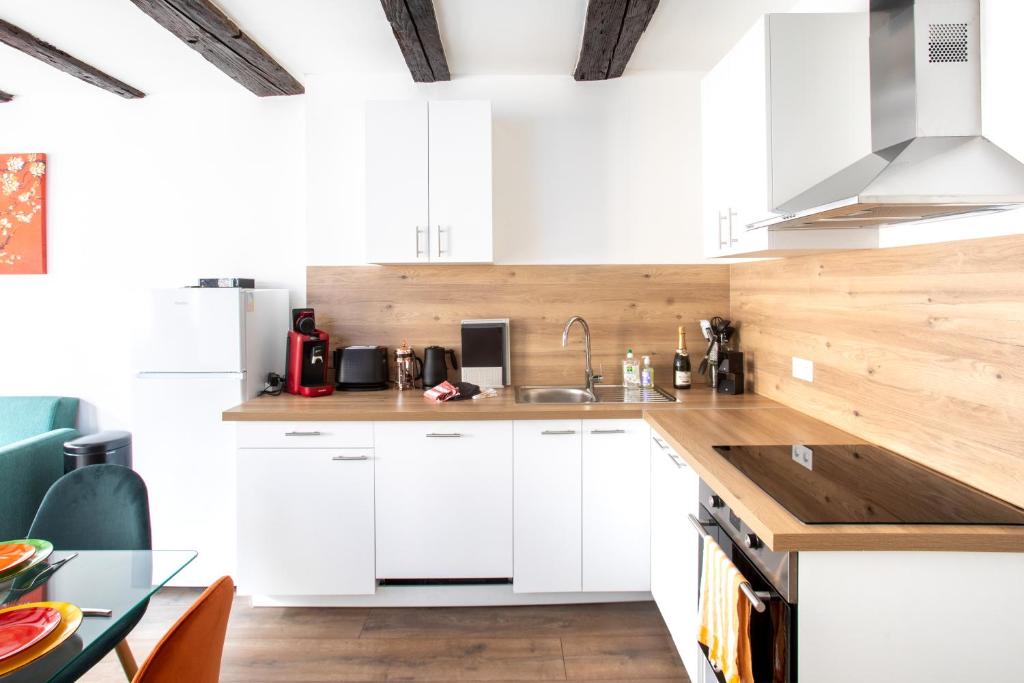 Newly renovated apartment - historical center – photo 47