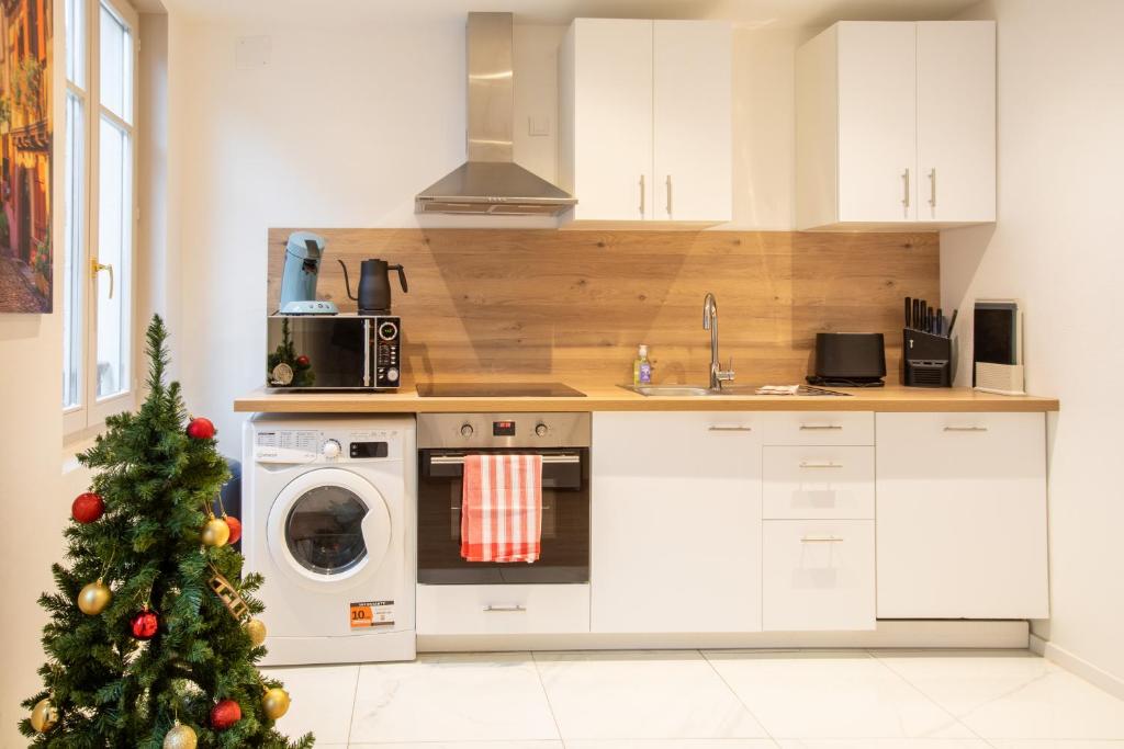Newly renovated apartment - historical center – photo 16