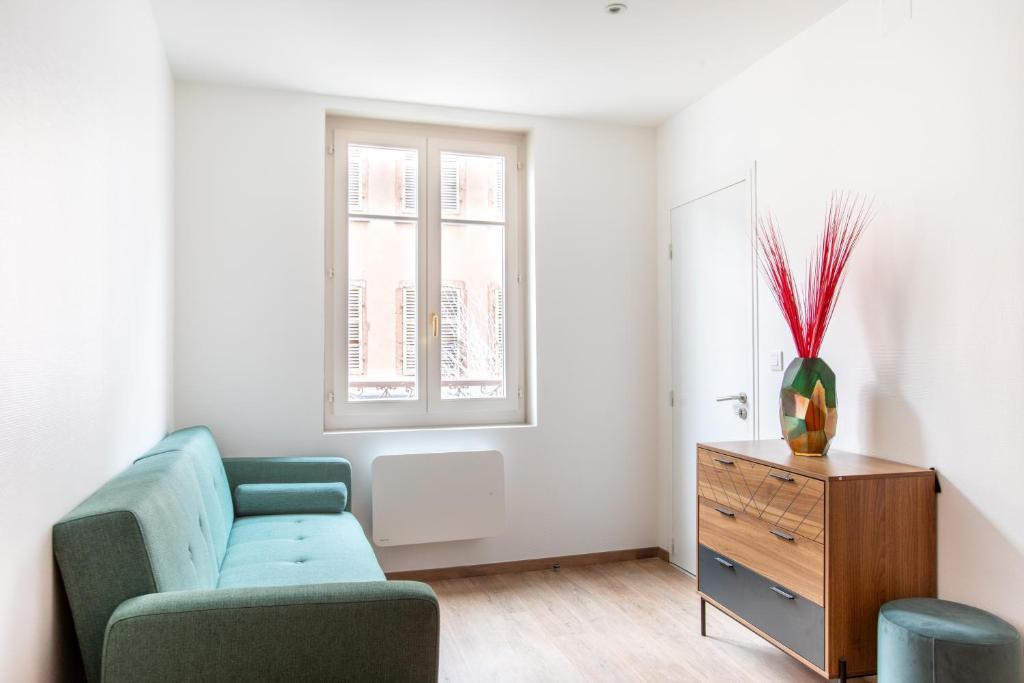 Newly renovated apartment - historical center – photo 23