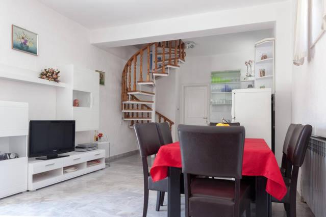 TV a/nebo společenská místnost v ubytování Holiday Home Platanus