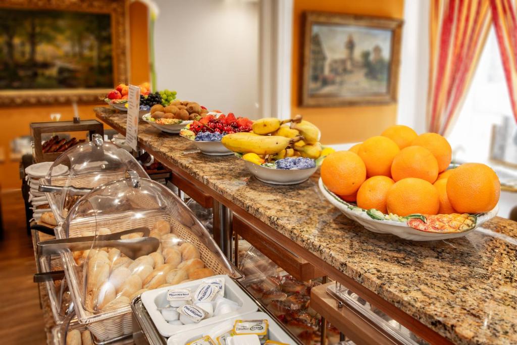 TIPTOP Hotel Burgschmiet Garni - Resim 26