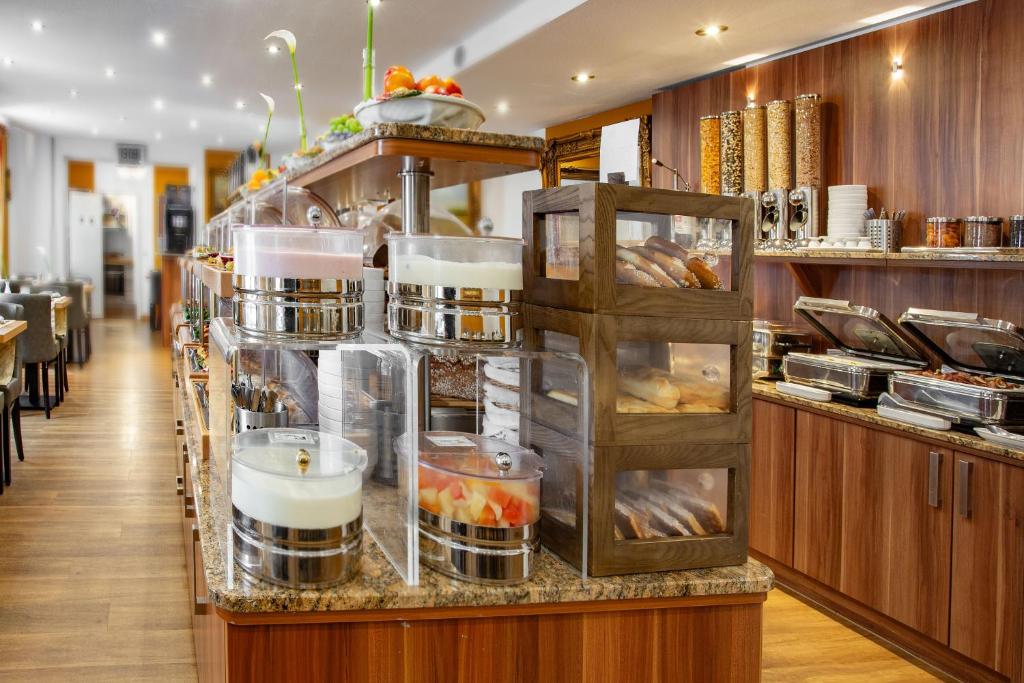 TIPTOP Hotel Burgschmiet Garni - Resim 35