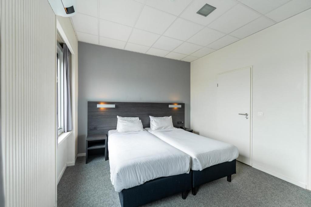 
Twin Room with Balcony
