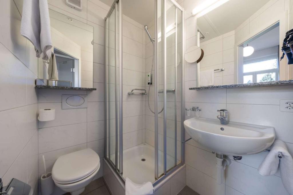 Hotel Derby Interlaken - self check-in - Resim 40