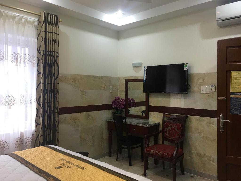 TV a/nebo společenská místnost v ubytování HOANG THANH THUY BÀ RỊA - VŨNG TÀU HOTEl 3